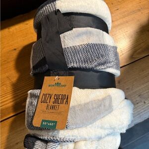 Northeast Outfitters Cozy Sherpa Blanket